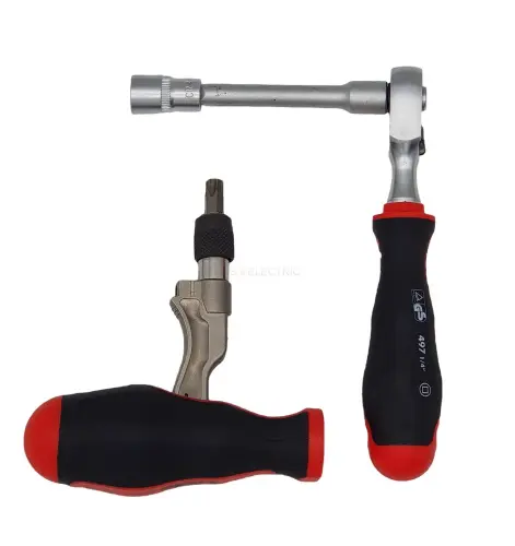 Набор бит SL/PH/Tx/HEX и головок с трещоткой ERGONIC и рукояткой SMART в кейсе, 29 шт Felo 06081506 - Ros-Electric